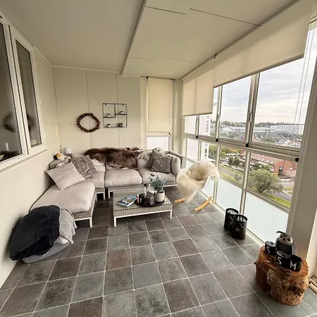 Bright Top-floor With Panoramic Views Near Ons